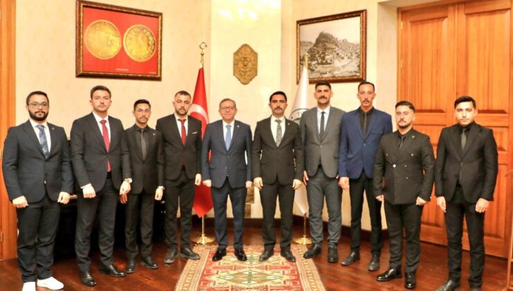 Kars Ülkü Ocakları İl Başkanı Cenk Ege Yıldırım’dan Vali ve MHP il Başkanına ziyaret