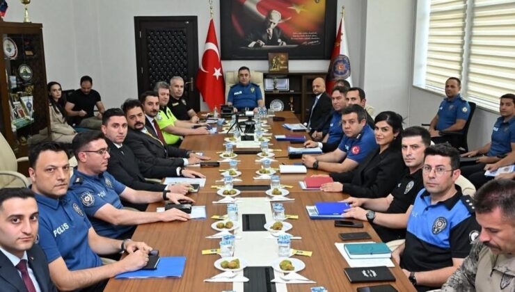 Kars Emniyetinde Eğitim-Öğretim Yılı Öncesi Güvenlik Toplantısı