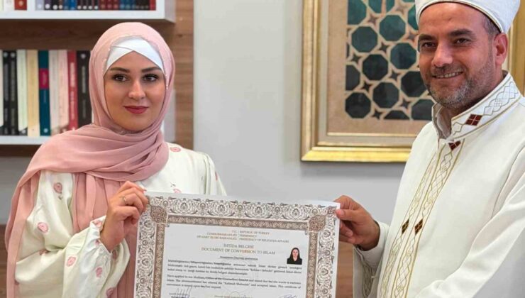 Ezanla Başlayan Yolculuk Van’da Kelime-i Şehadetle Sonuçlandı